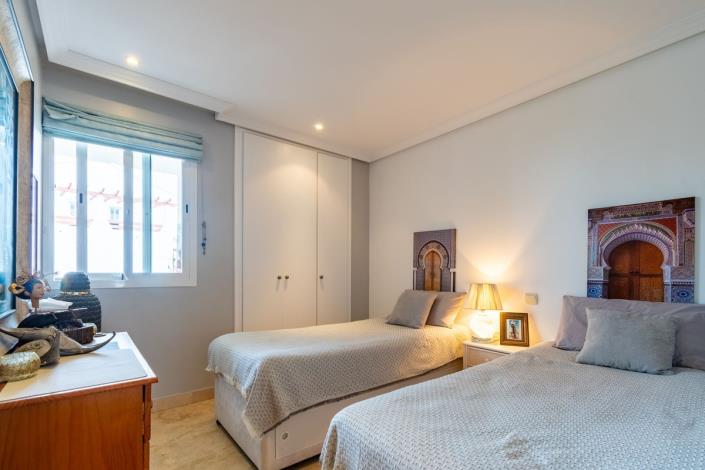 Image No.20-3 Bed Apartment for sale