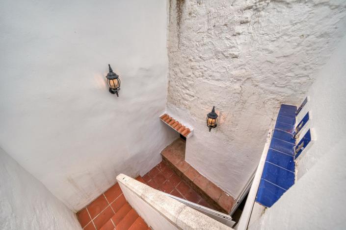 Image No.17-2 Bed Townhouse for sale