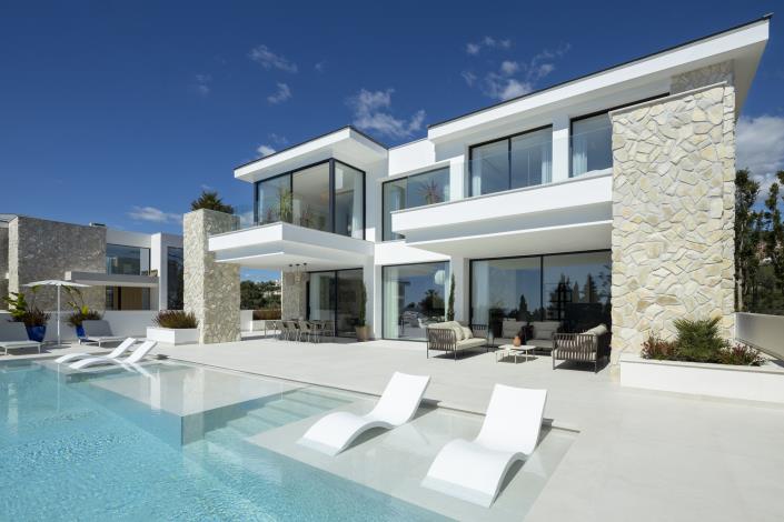 Image No.2-5 Bed Villa for sale