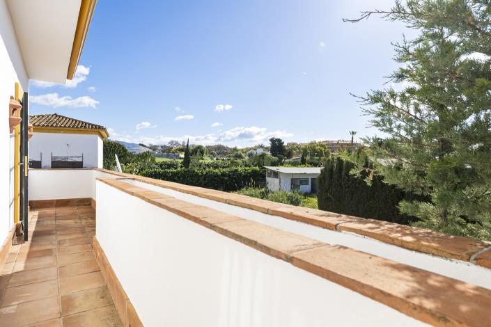 Image No.19-4 Bed Townhouse for sale