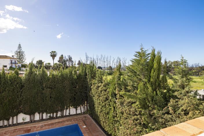 Image No.20-4 Bed Townhouse for sale