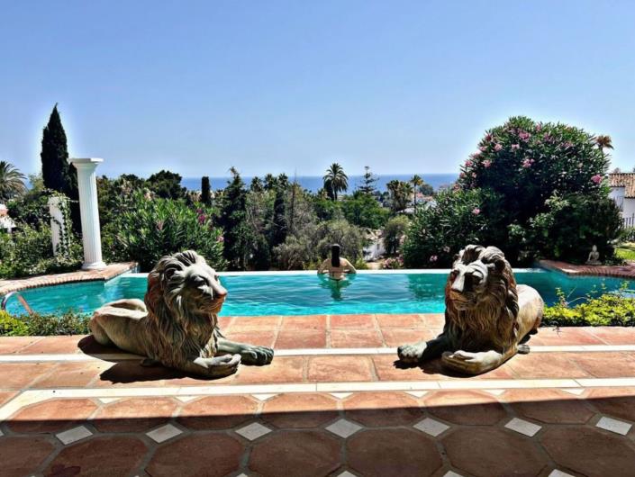 Image No.2-4 Bed Villa for sale
