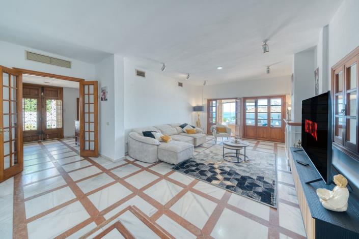 Image No.9-5 Bed Villa for sale