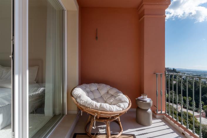 Image No.22-4 Bed Townhouse for sale