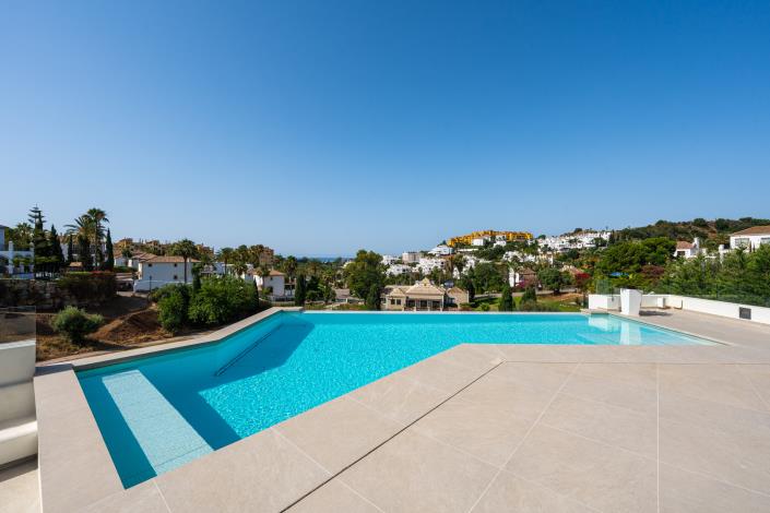 Image No.2-4 Bed Villa for sale