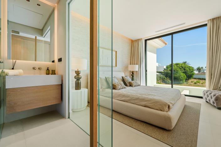 Image No.6-5 Bed Villa for sale