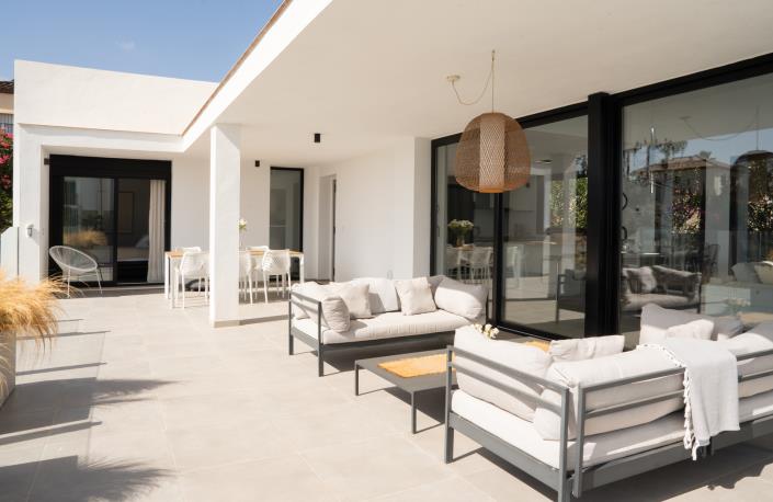 Image No.2-Villa de 3 chambres à vendre à Estepona
