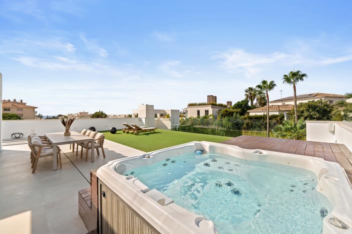 Image No.26-5 Bed Villa for sale