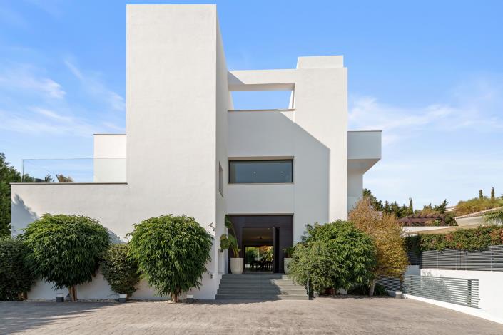 Image No.36-5 Bed Villa for sale