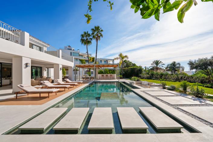 Image No.2-5 Bed Villa for sale