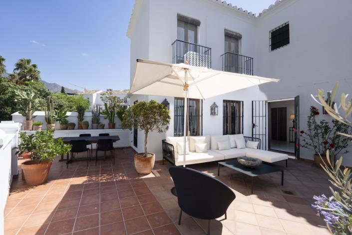 Image No.11-3 Bed Townhouse for sale