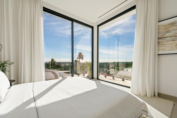 Image No.14-5 Bed Villa for sale