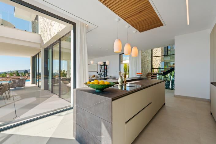 Image No.38-5 Bed Villa for sale