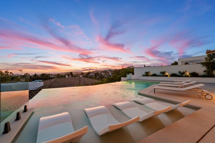 Image No.54-5 Bed Villa for sale