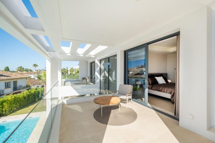 Image No.2-6 Bed Villa for sale