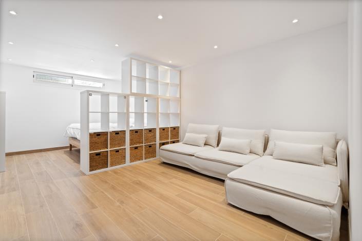 Image No.19-4 Bed Townhouse for sale