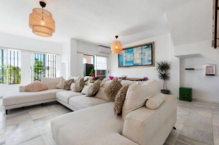 Image No.4-4 Bed Villa for sale