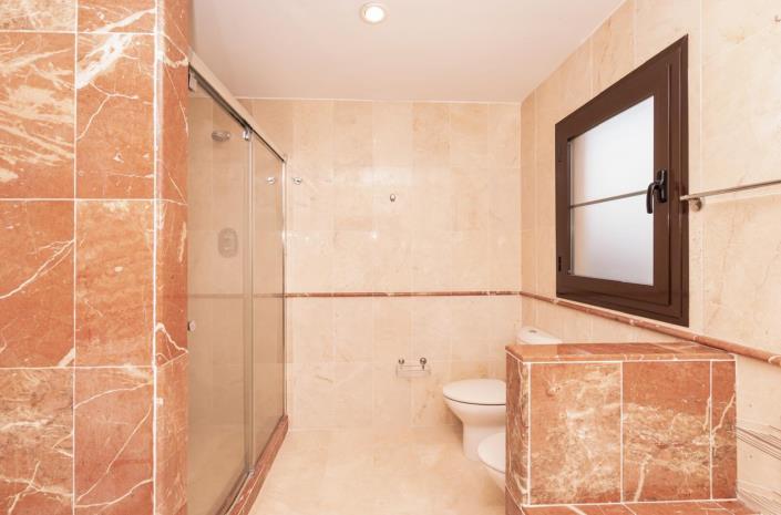 Image No.8-Appartement de 4 chambres à vendre à Estepona