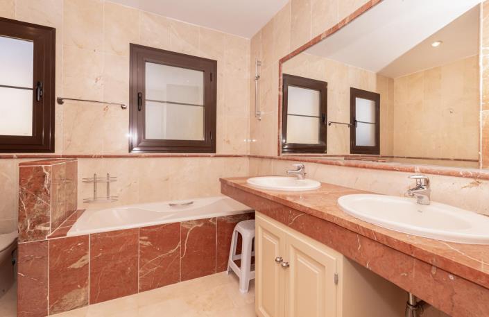Image No.7-Appartement de 4 chambres à vendre à Estepona