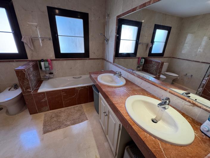 Image No.22-Appartement de 4 chambres à vendre à Estepona