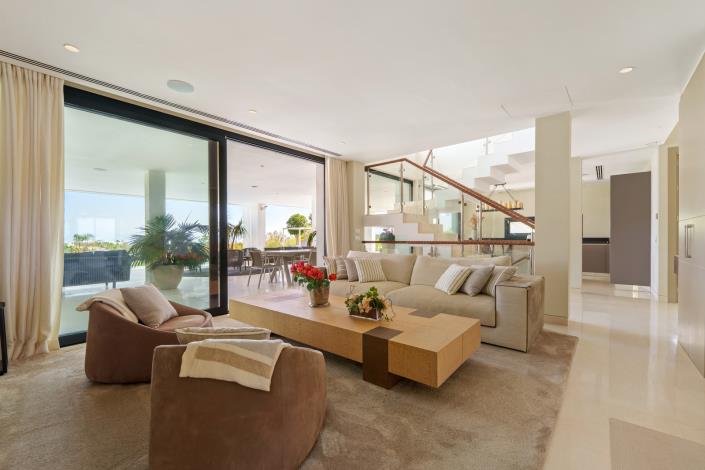 Image No.3-5 Bed Villa for sale