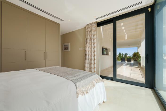 Image No.12-5 Bed Villa for sale