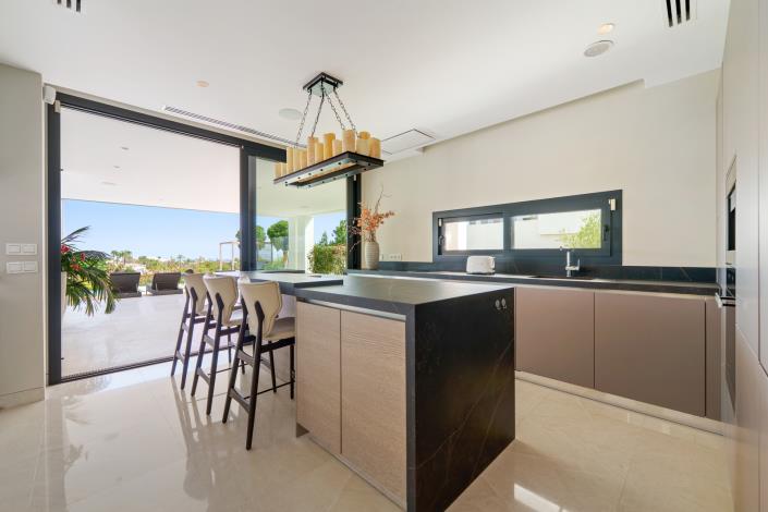 Image No.15-5 Bed Villa for sale