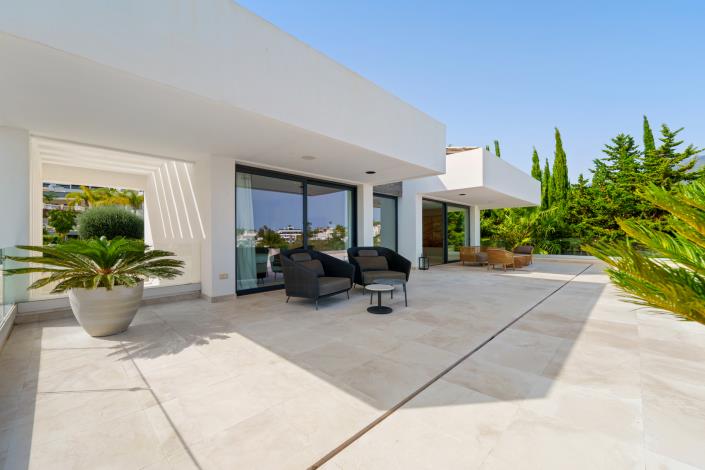 Image No.34-5 Bed Villa for sale