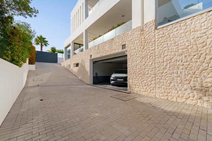 Image No.46-5 Bed Villa for sale