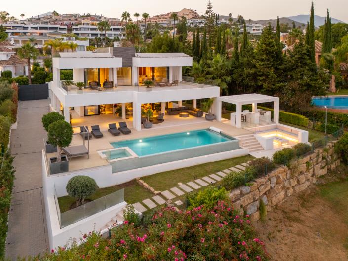 Image No.57-5 Bed Villa for sale