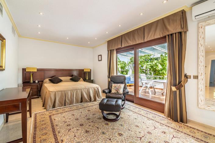 Image No.29-5 Bed Villa for sale