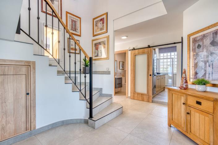Image No.10-3 Bed Duplex for sale