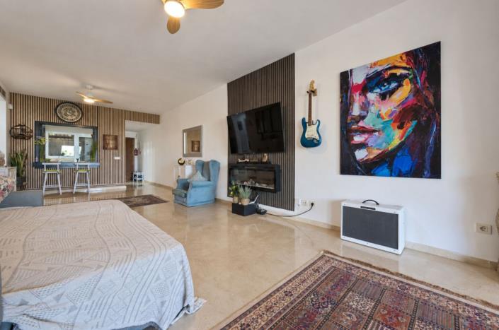 Image No.25-2 Bed Apartment for sale