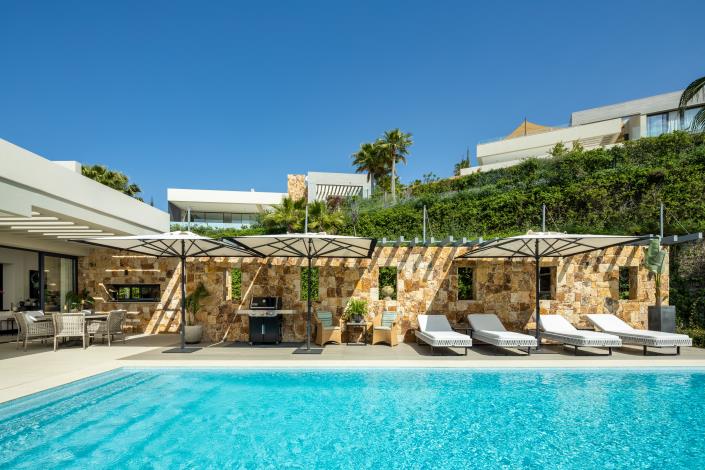 Image No.2-5 Bed Villa for sale