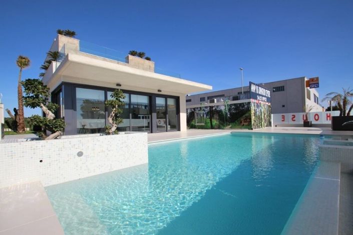 Image No.3-Villa de 4 chambres à vendre à Orihuela Costa