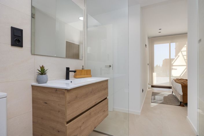 Image No.22-3 Bed Apartment for sale