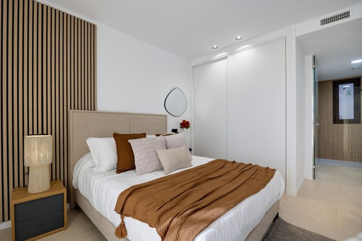 Image No.24-3 Bed Apartment for sale