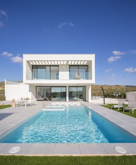Image No.15-3 Bed House for sale