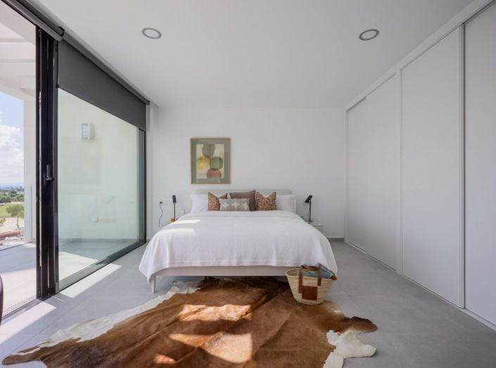 Image No.6-3 Bed House for sale