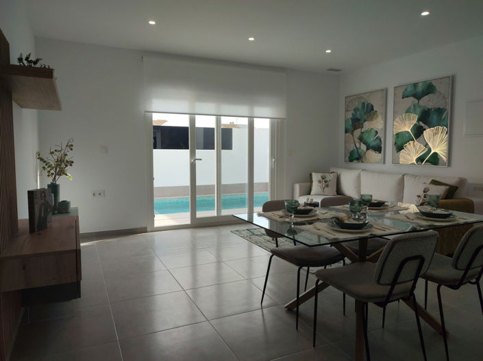 Image No.17-3 Bed House for sale