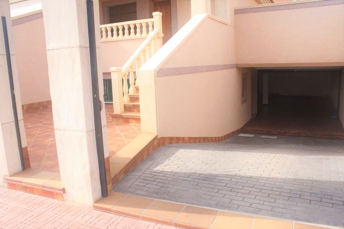 Image No.2-3 Bed Townhouse for sale