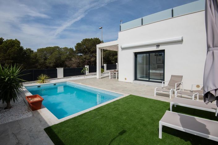 Image No.9-3 Bed Villa for sale