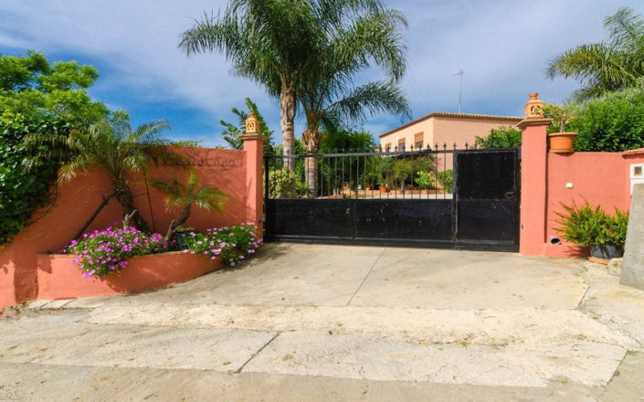 Image No.2-4 Bed Finca for sale