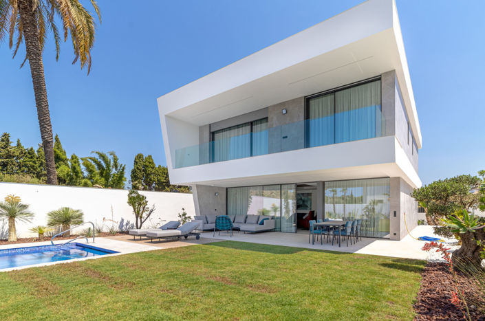 Image No.2-5 Bed Villa for sale