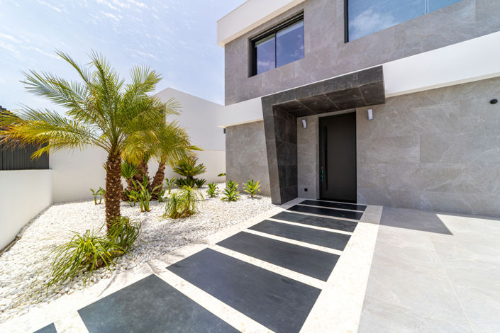 Image No.3-5 Bed Villa for sale