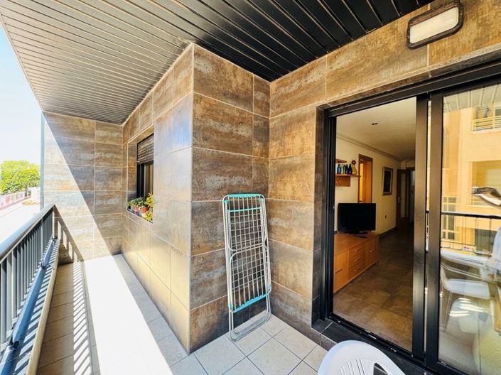 Image No.20-2 Bed Apartment for sale