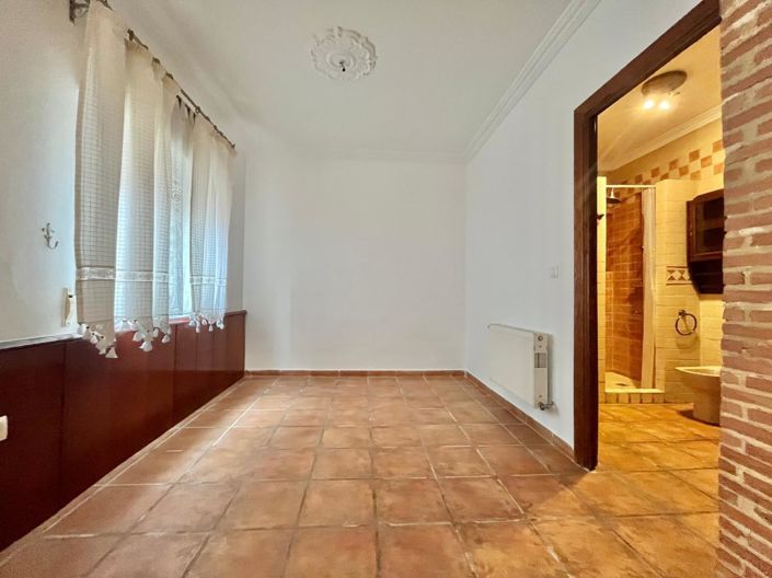 Image No.29-3 Bed Villa for sale