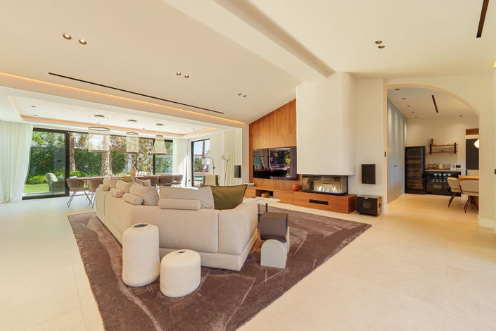 Image No.10-5 Bed Villa for sale