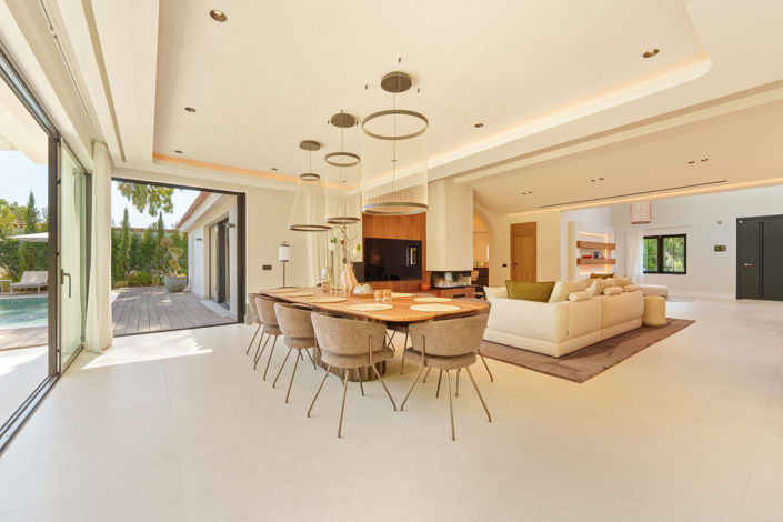 Image No.3-5 Bed Villa for sale