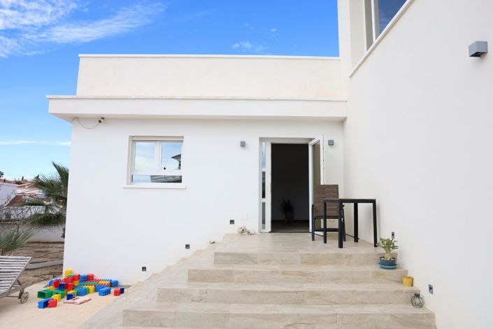 Image No.10-5 Bed Villa for sale